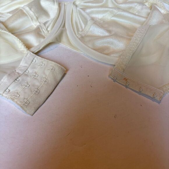 Bali Elegant Cream Bra Underwire No padding Size 38DD - Picture 3 of 6